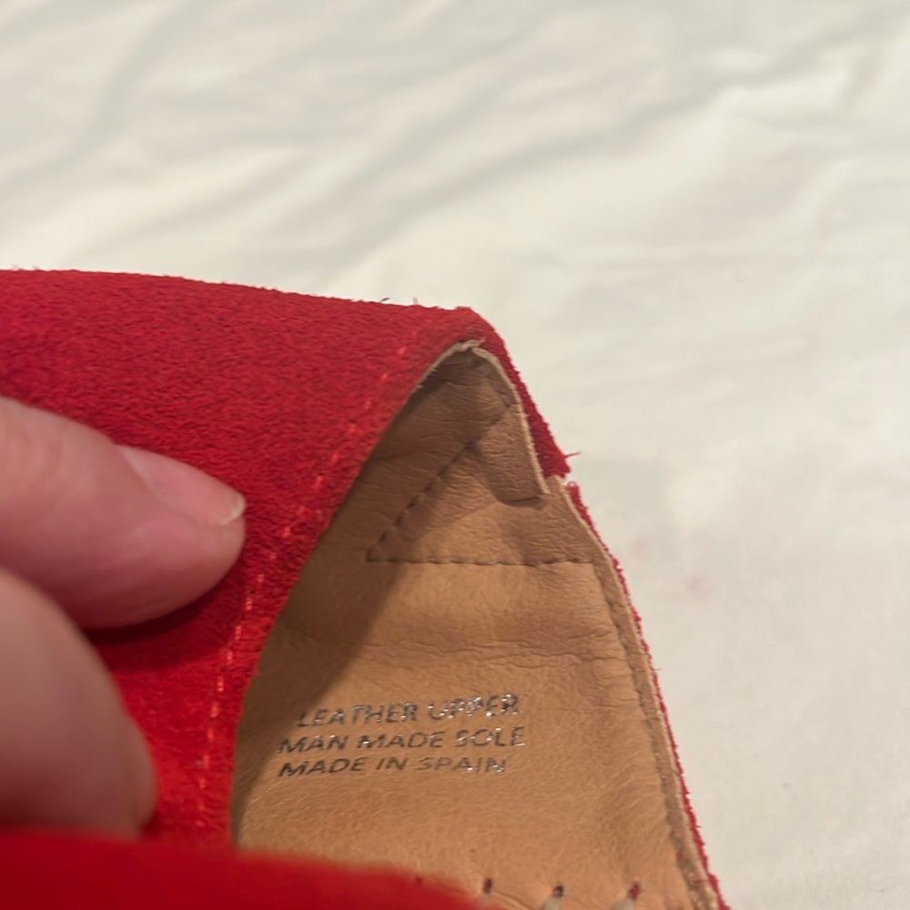 Jutelia Women's Red Suede Slip-On Shoe.🆕 - Picture 5 of 8